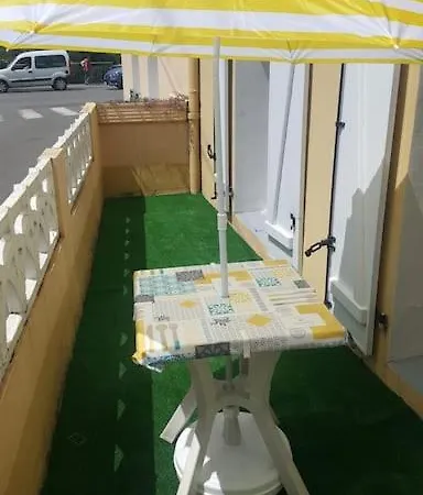 Plein Sud Au Rdc Avec Terrasse Et Parking דירה *